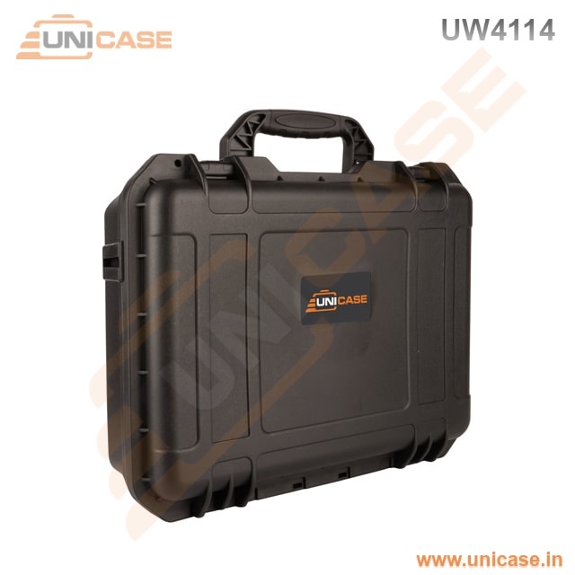 Hardshell travel case for equipment and instruments