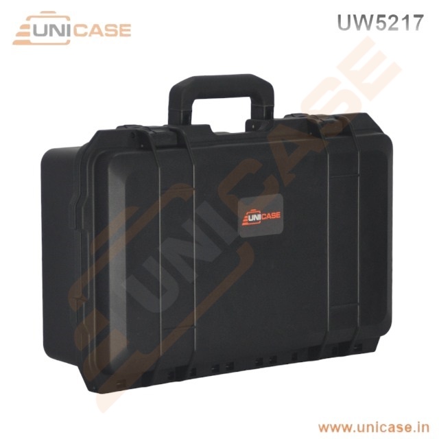 hard plastic pelican case without wheels