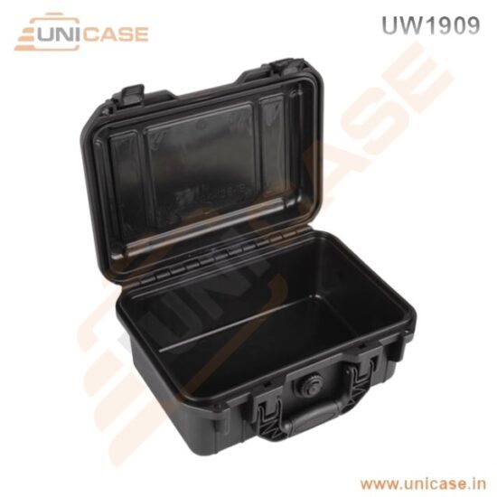 Ruggedized waterproof pelican cases with customized foam