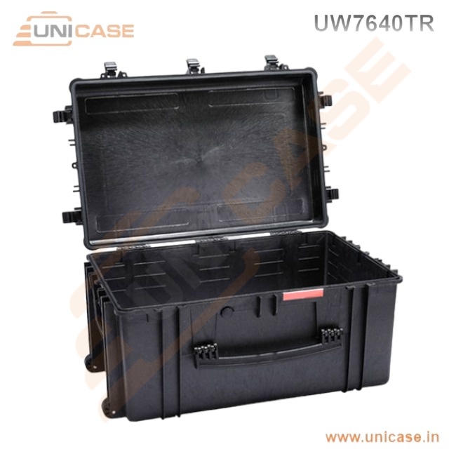 Heavy duty hard plastic drone transit cases with custom foam fabrication Heavy duty rugged hard plastic drones transit cases with customized foam fabrication