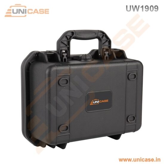 Ruggedized hard plastic pelican cases with customized foam packing