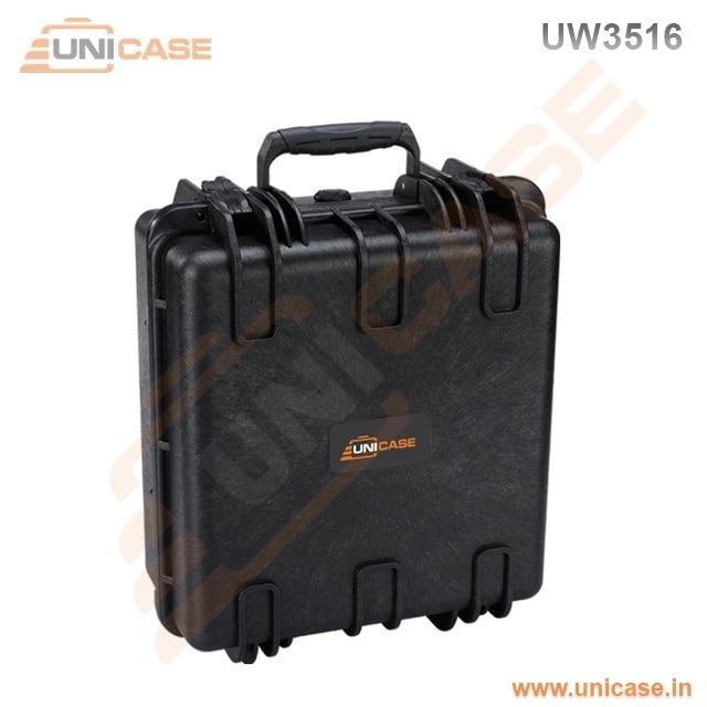 Compact rugged waterproof hard plastic carry case