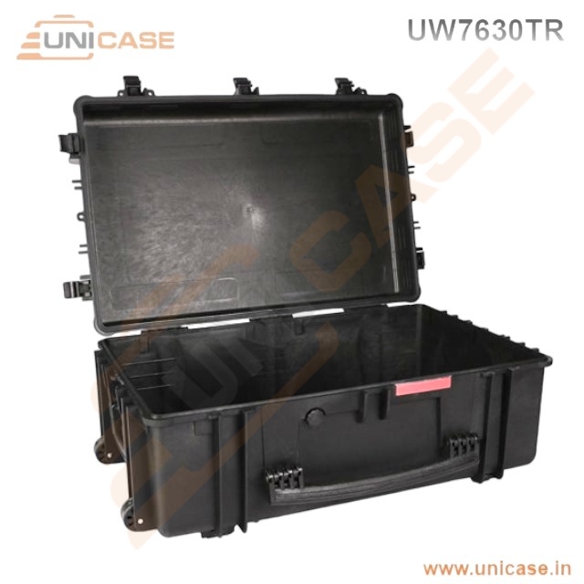 Customizable hard plastic carry cases with wheels and trolley system Custom made hard plastic carry cases with wheels for custom drone cases