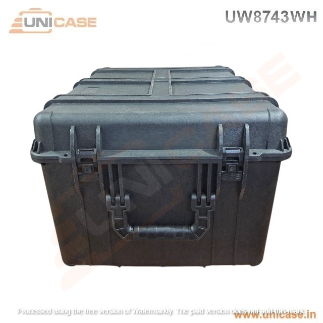 IP67 and MIL grade standard custom cases with foam for instrument protection cases : Large sized protective Pelican hard plastic transit cases