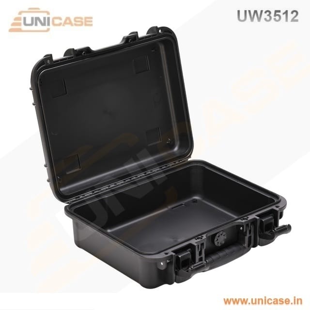 3-secure-hard-case-for-drones-with-foam Secure hard case for drones with csutomised foam